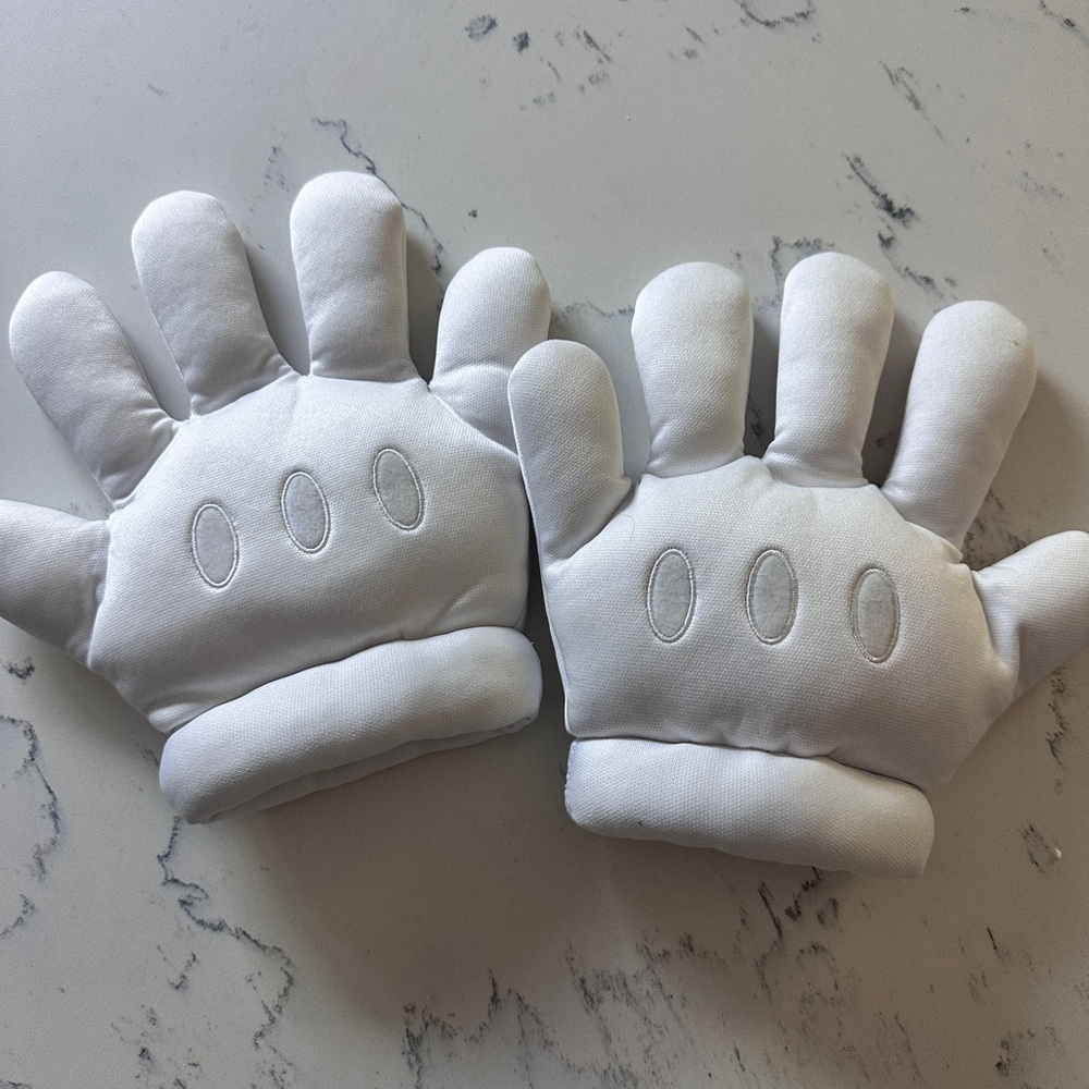 Super Nintendo World Exclusive Super Mario Gloves(Halloween/Costume Accessory)